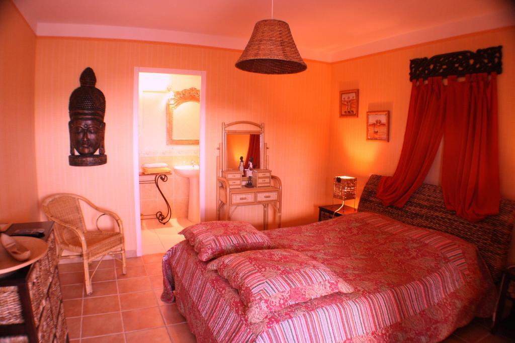 Mas De Courreges Hotel Saint-Hippolyte-du-Fort Room photo